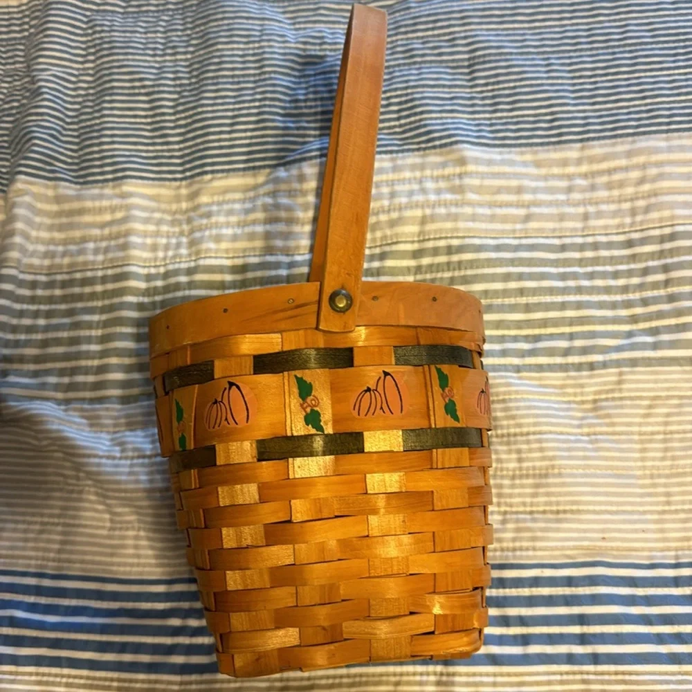 N/A wicker basket